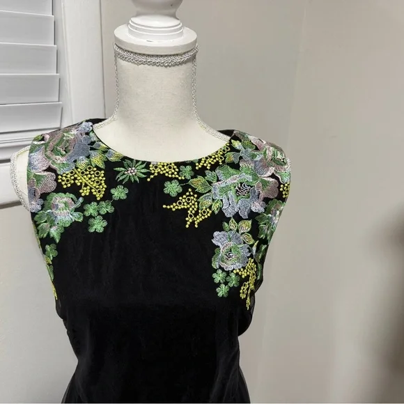 Donna Ricco Black Dress with Floral Accents - Picture 3 of 5
